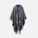 cape poncho avec capuche moderne