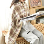 Fashionable plaid cape