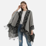 Poncho à motifs floraux