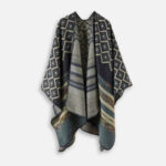 poncho avec motifs géométriques