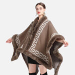 élégant poncho hivernal