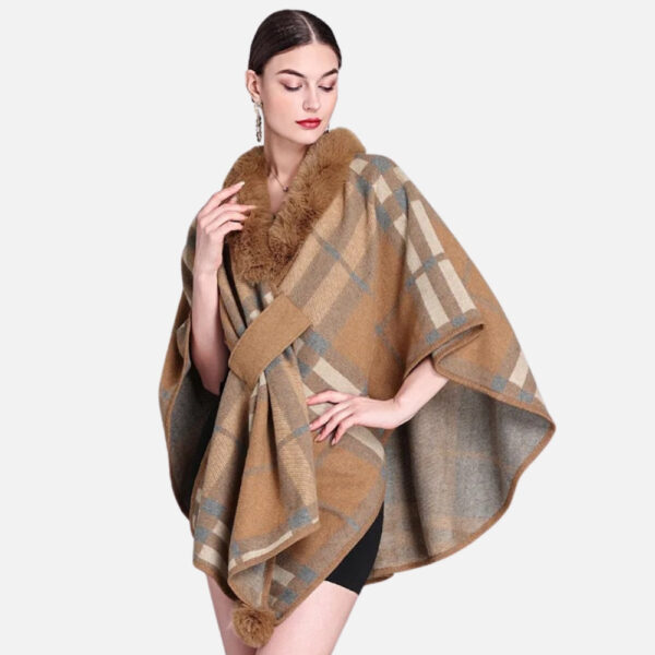 poncho col fourrure carreaux