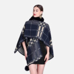 poncho à motif carreaux