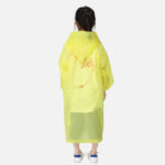 Vêtement imperméable jaune