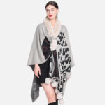poncho avec motif tacheté