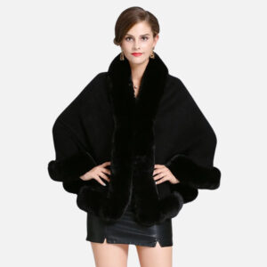 poncho en fourrure noir élégant