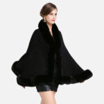 vêtement tendance poncho noir