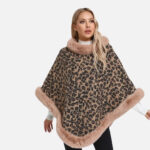 femme en poncho leopard