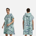 Poncho Surf avec motifs de feuilles