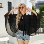 poncho noir chic