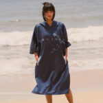 cape poncho pour surfeuses