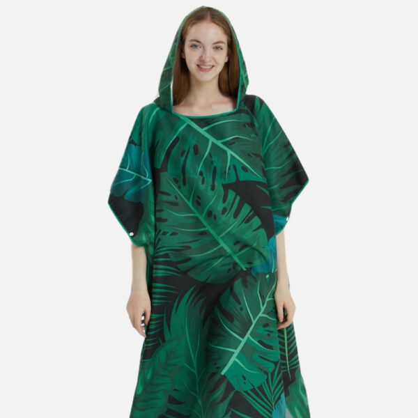 serviette poncho avec motifs feuilles