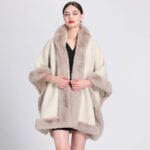 cape avec capuche beige