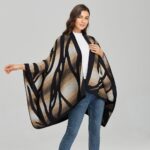 Poncho en acrylique et polyester
