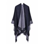 Poncho Bicolore en extérieur