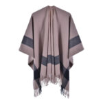 style poncho court