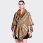 Poncho écossais pour fashionista