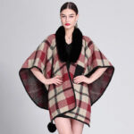 Poncho féminin à carreaux