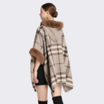 élégant poncho féminin