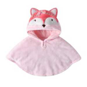 enfant avec un poncho renard