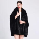 Poncho luxueux pour hiver
