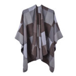 poncho confortable à carreaux