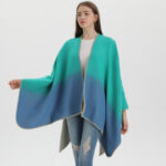poncho élégant bleu