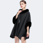 poncho chic en fourrure