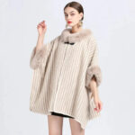 poncho en fausse fourrure