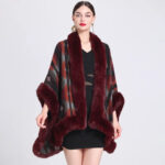 poncho avec fausse fourrure
