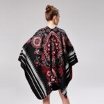 Motifs floraux poncho