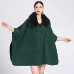 Cape en fausse fourrure