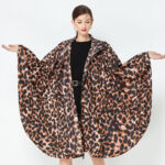 poncho léopard imperméable
