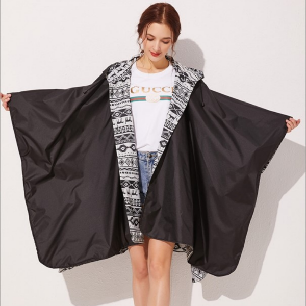 poncho pluie noir blanc femme