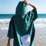 Poncho Surfing motif océan